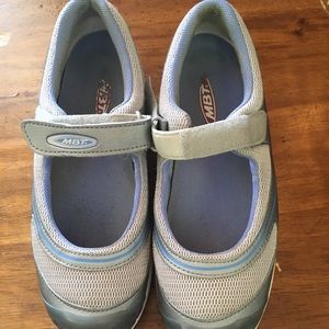 MBT size 8 walking shoes